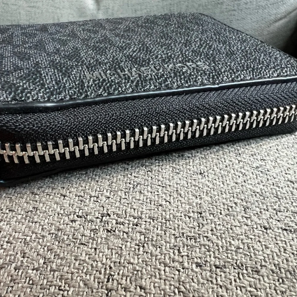 Michael Kors Black Monogram Zippy Bifold Wallet